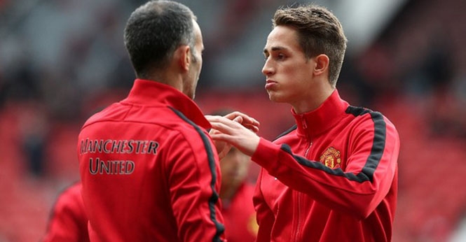 Ryan Giggs yêu cầu trọng tài phải bảo vệ Adnan Januzaj